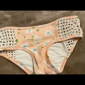 Frankie’s Bikini Koa Pink Flower Bottoms